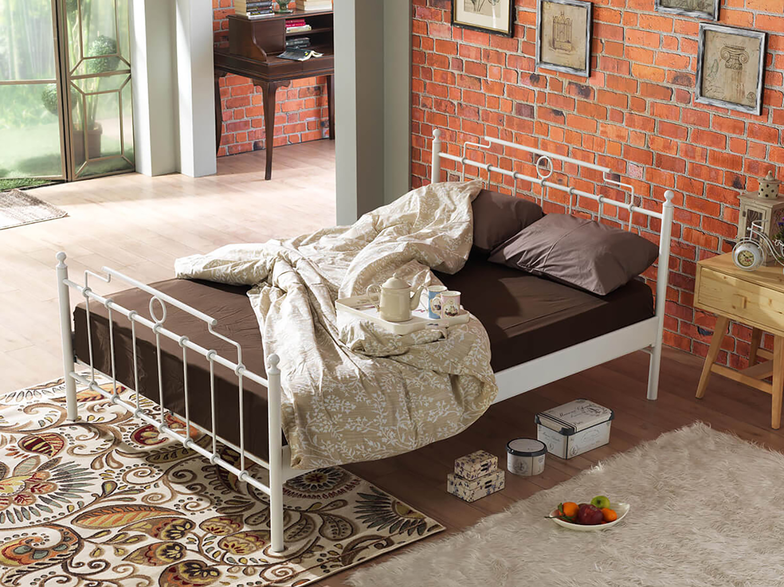 Hatkus Metallic Bedstead